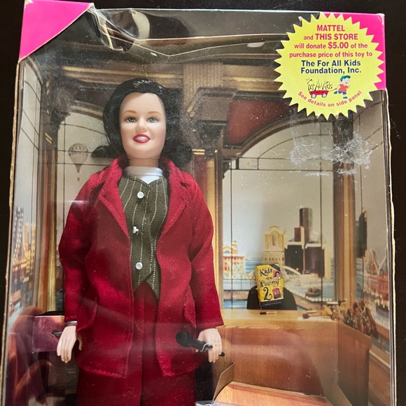1999 Rosie O’Donnell Barbie Collectible - NIB - Picture 7 of 9